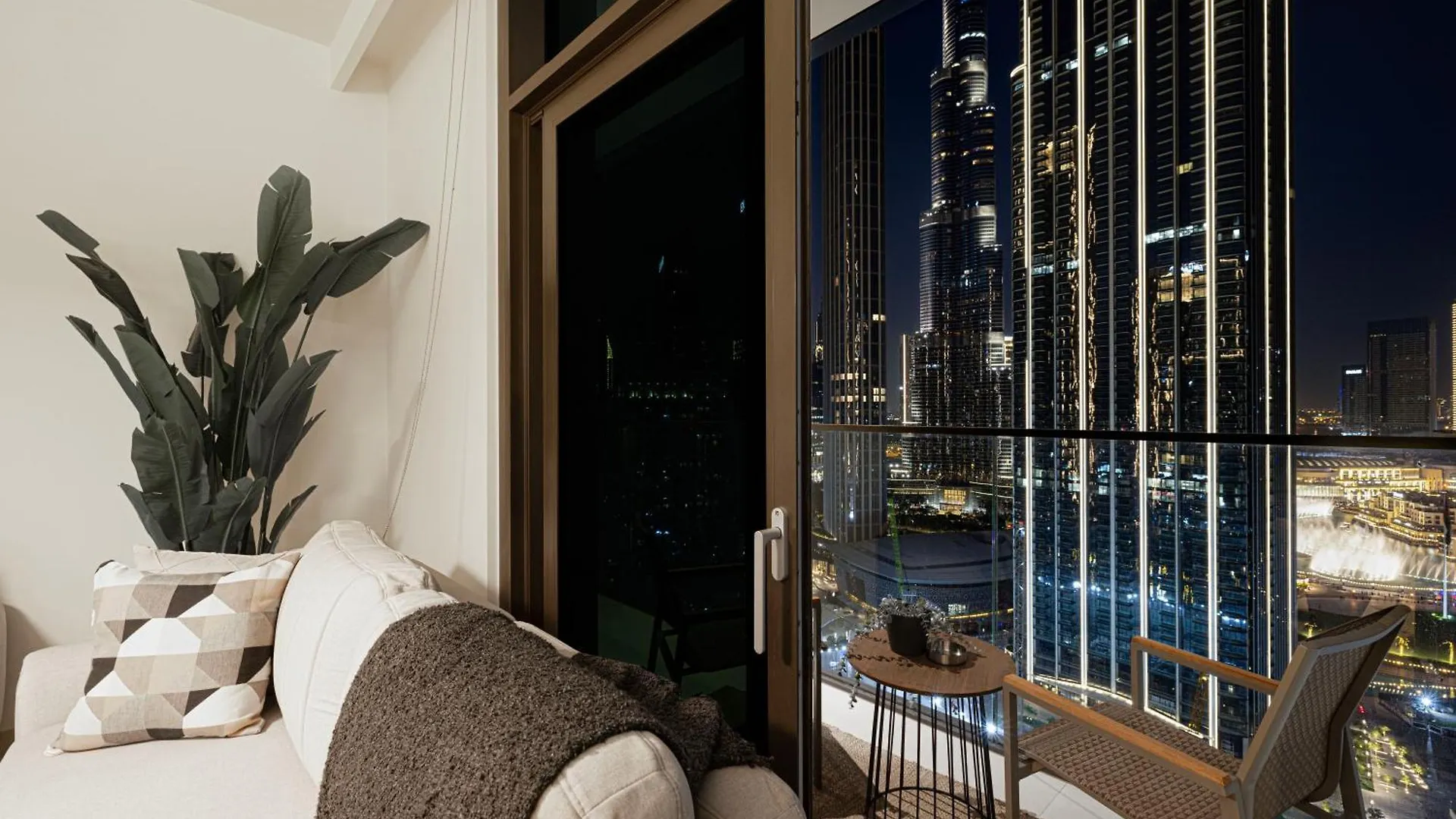 Burj Crown - Downtown Elegance Opera Boulevard View By Dubai Mall 0*,